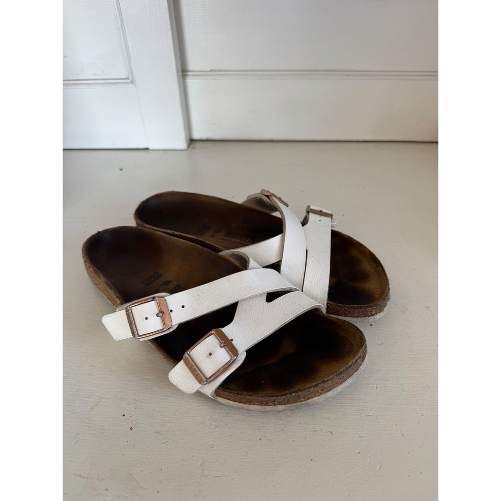 Birkenstock while Yao sandal size‎ 38 (7-7.5)